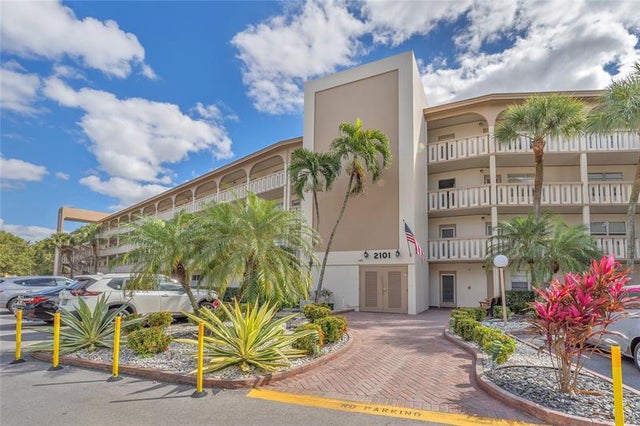 1 of 18 - 2101 Lucaya Bnd E1, Coconut Creek, FL