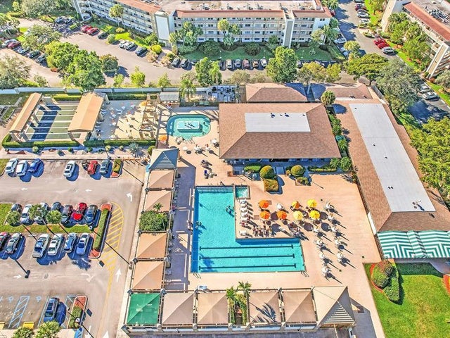 2 of 18 - 2101 Lucaya Bnd E1, Coconut Creek, FL