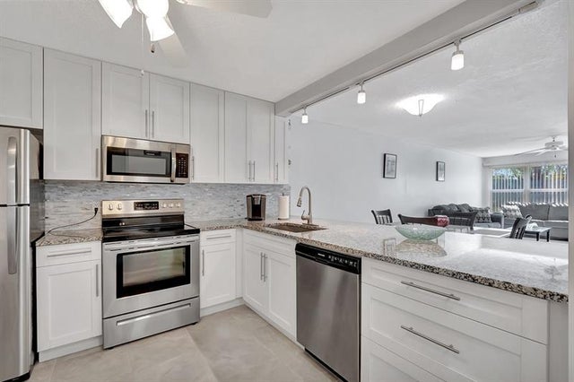 3 of 52 - 9110 Fairbanks Ln 5, Boca Raton, FL