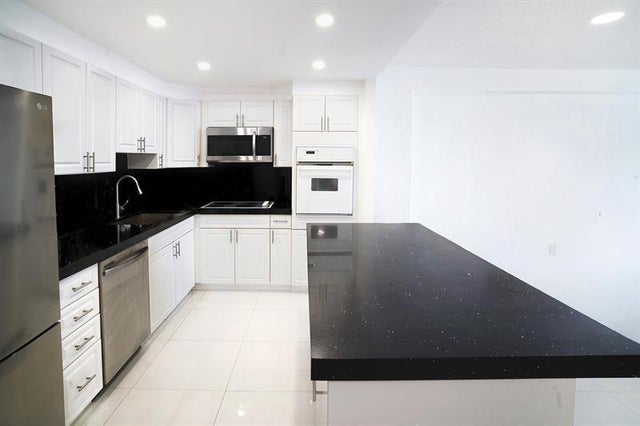 3 of 24 - 19390 Collins Ave 915, Sunny Isles Beach, FL
