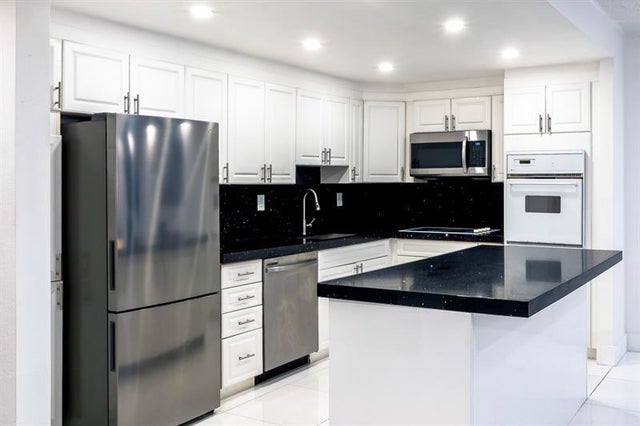 4 of 24 - 19390 Collins Ave 915, Sunny Isles Beach, FL