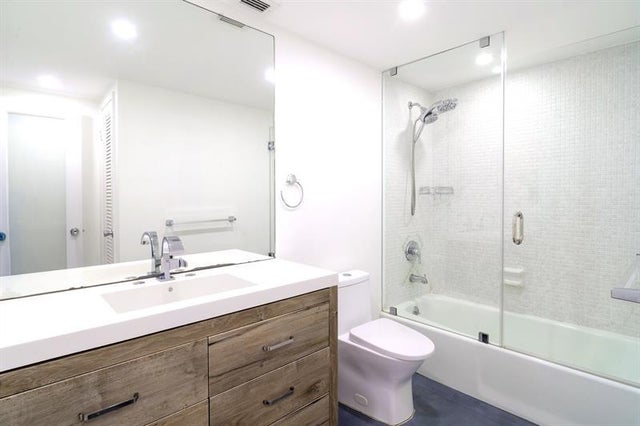 5 of 24 - 19390 Collins Ave 915, Sunny Isles Beach, FL