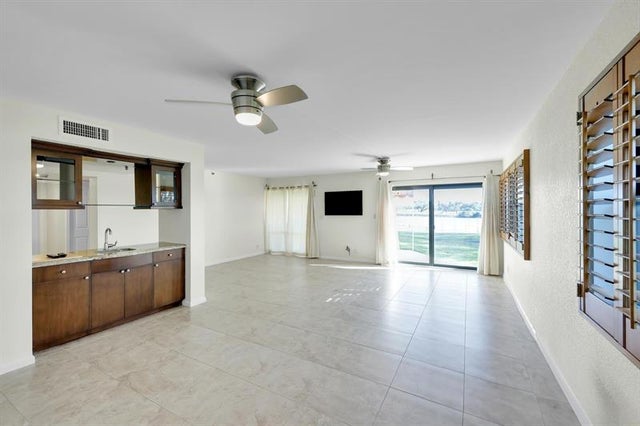 5 of 48 - 374 Golfview Rd 106, North Palm Beach, FL