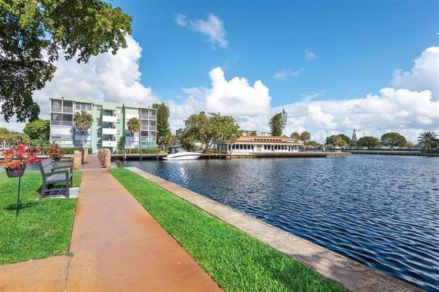 1 of 25 - 2781 Taft St 110, Hollywood, FL