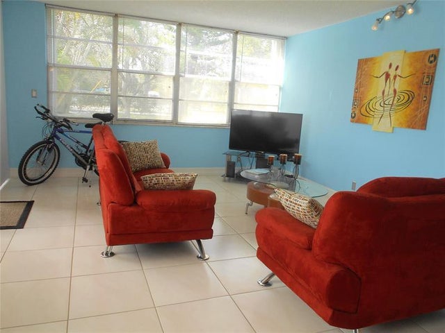 5 of 25 - 2781 Taft St 110, Hollywood, FL