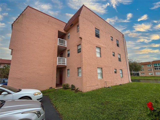 3 of 42 - 9460 Sunrise Lake Blvd 212, Sunrise, FL