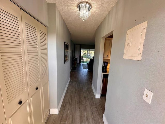 4 of 48 - 3506 Nw 49th Avenue 612, Lauderdale Lakes, FL