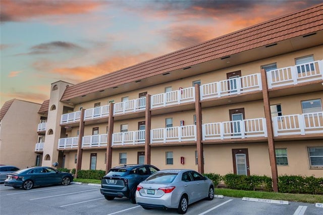 9041 Sunrise Lakes Blvd 206, Sunrise