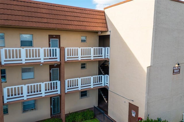 3 of 34 - 9041 Sunrise Lakes Blvd 206, Sunrise, FL