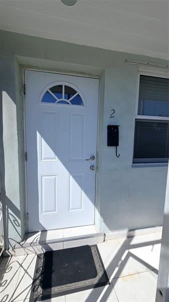 4 of 17 - 2213 Lincoln St 2, Hollywood, FL