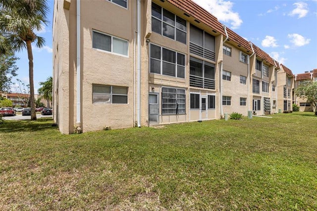3 of 36 - 2711 N Pine Island Rd 112, Sunrise, FL