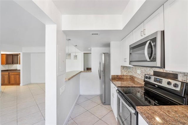 1 of 41 - 701 Nw 19th St 512, Fort Lauderdale, FL