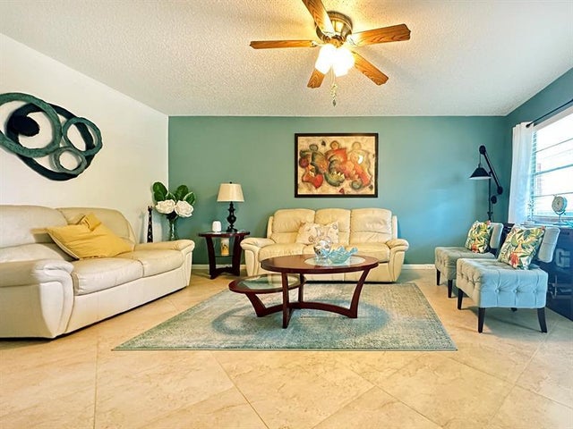 2 of 69 - 55 Oakridge E 55, Deerfield Beach, FL