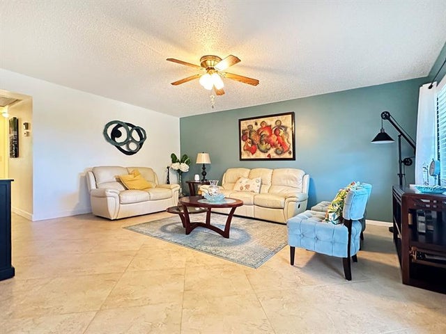 4 of 69 - 55 Oakridge E 55, Deerfield Beach, FL