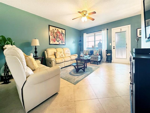 5 of 69 - 55 Oakridge E 55, Deerfield Beach, FL