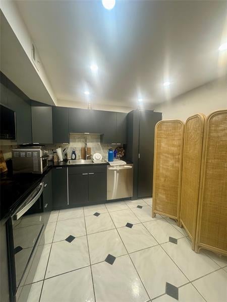 3113 S Ocean Dr 209, Hallandale