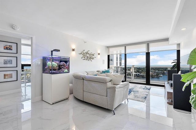 2 of 30 - 20505 E Country Club Dr 1534, Aventura, FL