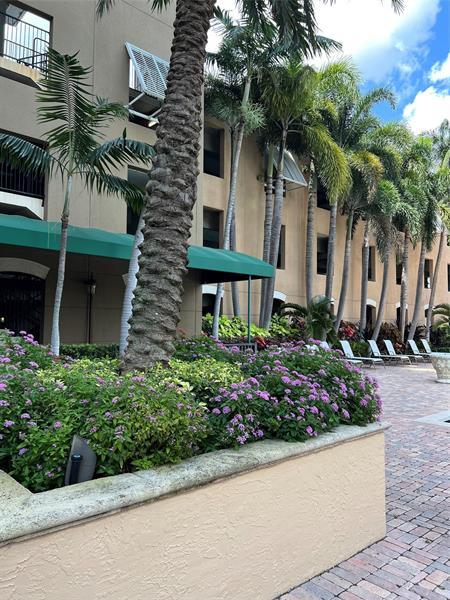 2 of 28 - 616 Clearwater Park Rd 403, West Palm Beach, FL