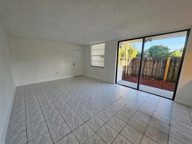 4 of 30 - 1756 Nw 55th Ave 103, Lauderhill, FL