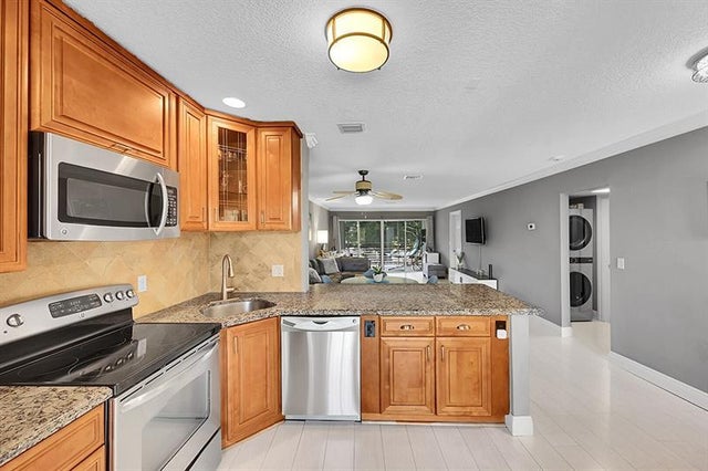 2 of 26 - 11800 Avenue Of The Pga 14, Palm Beach Gardens, FL