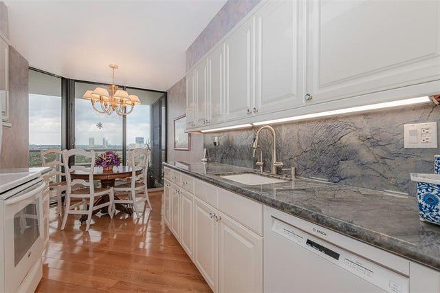 3 of 30 - 3598 Yacht Club Dr 1402, Miami, FL