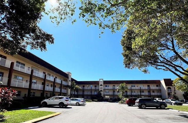 3 of 33 - 8880 Sunrise Lakes Blvd 209, Sunrise, FL