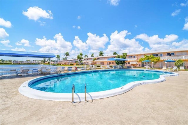 1 of 19 - 820 Sw 11th Ave 8b, Hallandale, FL