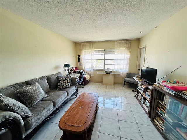 4 of 10 - 4451 Nw 16th St K308, Fort Lauderdale, FL