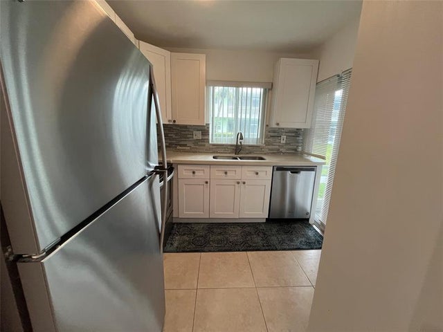 4 of 29 - 2100 Ne 38th St 128, Lighthouse Point, FL