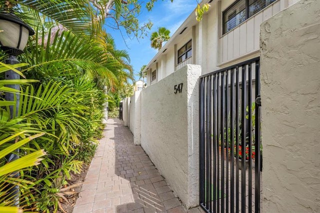 1 of 30 - 547 Ne 7th Ave 3a, Fort Lauderdale, FL