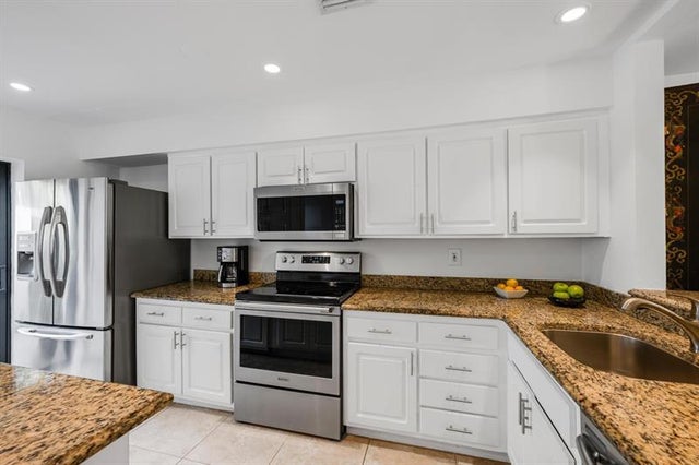 2 of 30 - 547 Ne 7th Ave 3a, Fort Lauderdale, FL