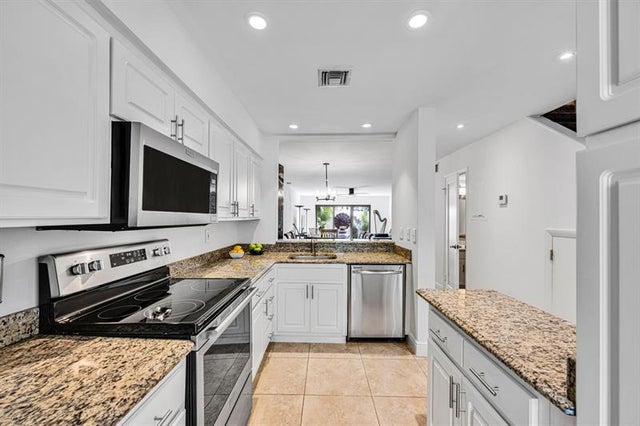 5 of 30 - 547 Ne 7th Ave 3a, Fort Lauderdale, FL