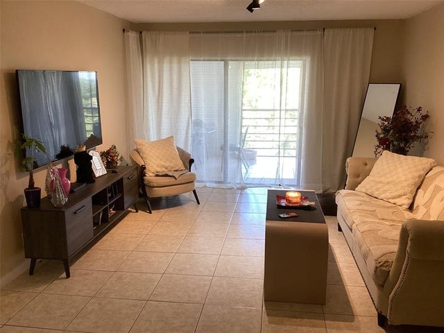 2 of 16 - 9235 Sw 8th St 505, Boca Raton, FL