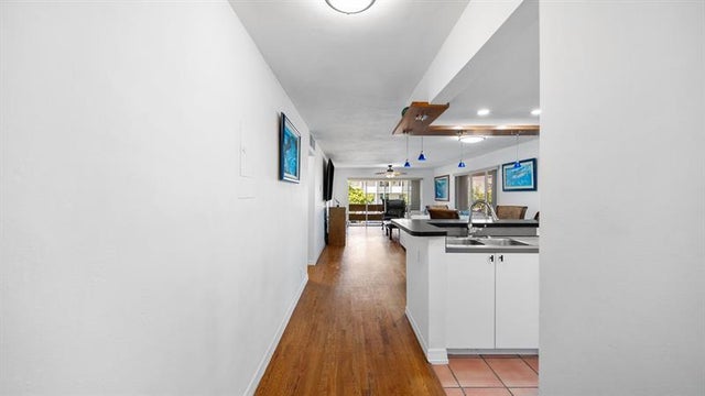 2 of 28 - 1700 Se 15th St 302, Fort Lauderdale, FL