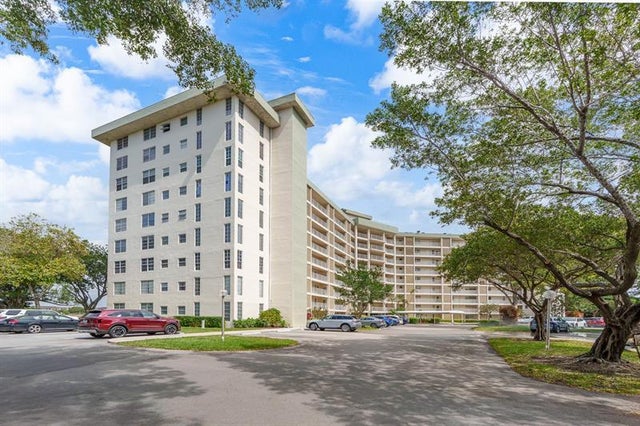 4 of 48 - 3090 N Course Dr 209, Pompano Beach, FL