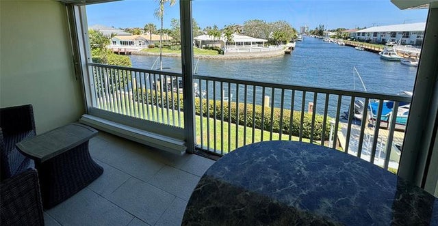 1 of 27 - 2301 Ne 36th St 202, Lighthouse Point, FL