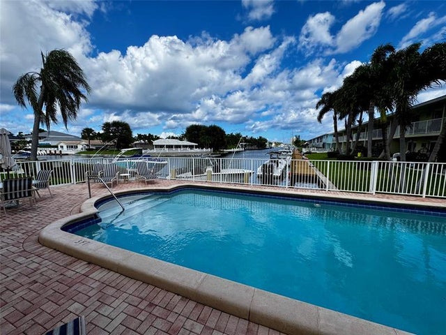 5 of 27 - 2301 Ne 36th St 202, Lighthouse Point, FL