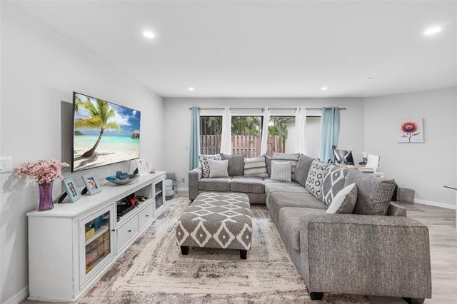 5 of 28 - 100 Weybridge Cir D, Royal Palm Beach, FL