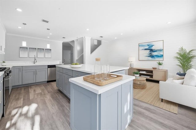 3 of 28 - 2755 Treasure Cove Cir, Dania, FL