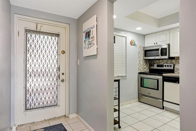 3 of 25 - 1050 Country Club Dr 209, Margate, FL