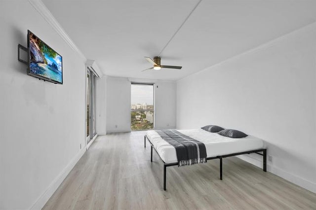 4 of 7 - 3640 Yacht Club Dr 1501, Aventura, FL