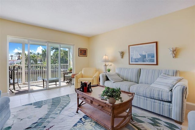 4 of 15 - 1332 Bayview Dr 203, Fort Lauderdale, FL