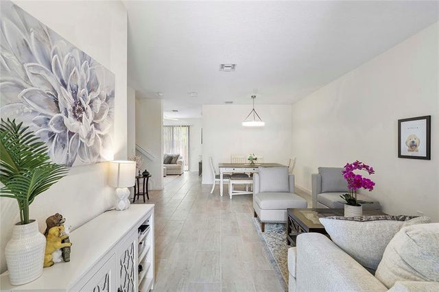 2 of 30 - 4990 Loebner Ter, Davie, FL