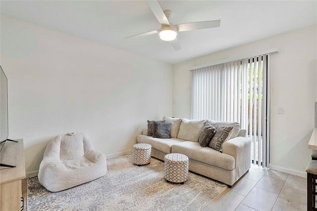 5 of 30 - 4990 Loebner Ter, Davie, FL