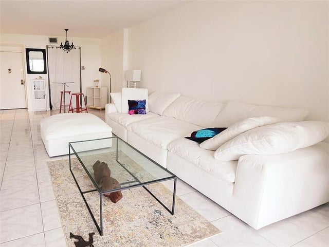 2 of 29 - 4330 Hillcrest Dr 705, Hollywood, FL