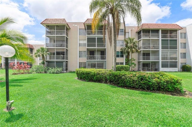 1 of 31 - 3776 Inverrary Blvd 109 R, Lauderhill, FL