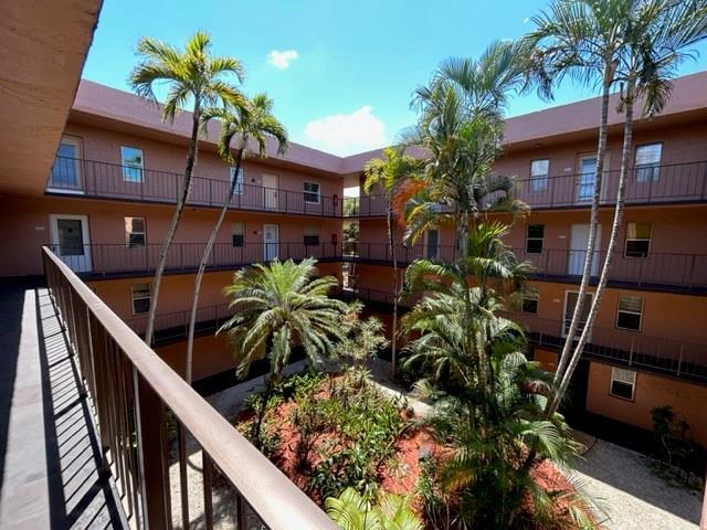 5 of 37 - 2861 Somerset Dr 312, Lauderdale Lakes, FL