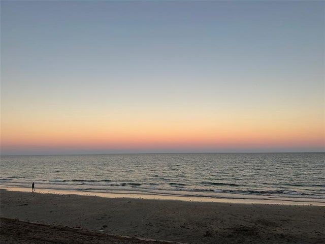 2 of 18 - 711 N Birch Rd 105, Fort Lauderdale, FL