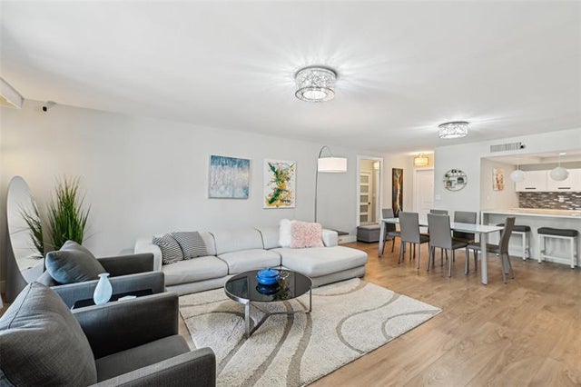 3 of 18 - 711 N Birch Rd 105, Fort Lauderdale, FL