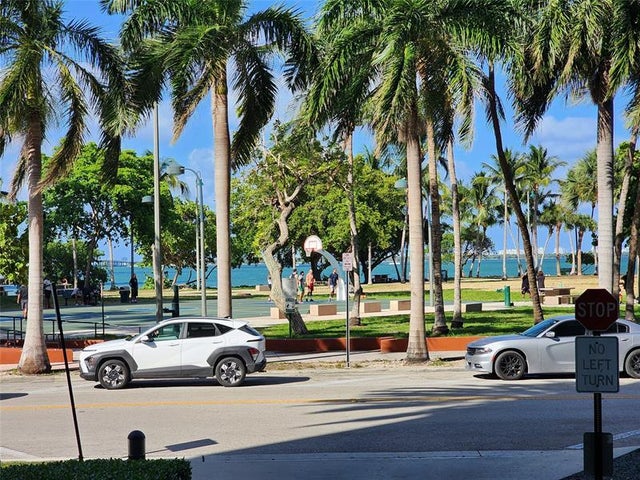 3 of 34 - 1900 N Bayshore Drive 1012, Miami, FL